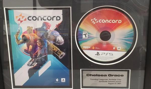 На аукционе выставили табличку в честь релиза Concord — её цена превысила 3к долларов